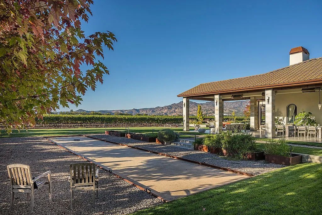 Om Estate — owner-supplied property photograph 12