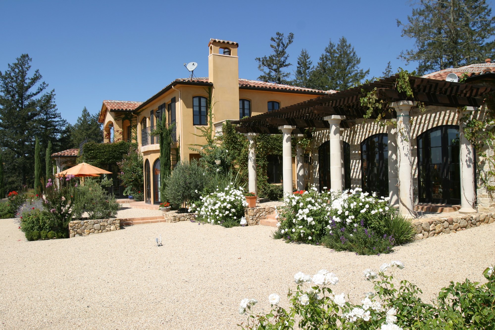 Tuscan Villa — owner-supplied property photograph 3